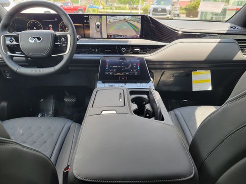 New 2026 INFINITI QX80 Luxe RWD image 13