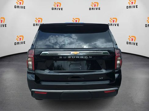 Used 2022 Chevrolet Suburban LT image 4