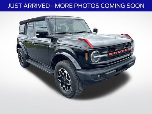 Certified 2022 Ford Bronco Outer Banks AWD/4WD image 1