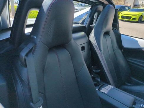 Used 2018 MAZDA MX-5 Miata RF Grand Touring image 12