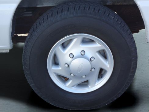 Used 2001 Ford E-350 and Econoline 350 XL image 9