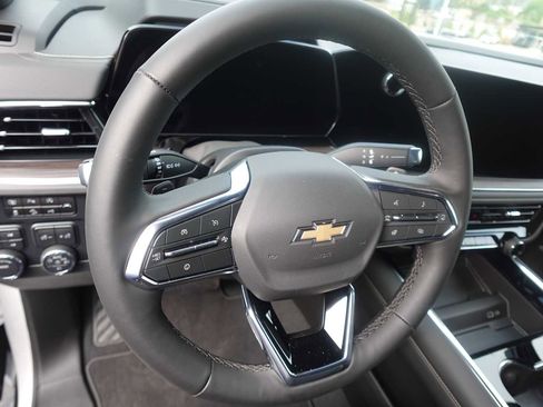 New 2025 Chevrolet Suburban Premier AWD/4WD image 14