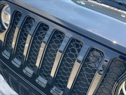 Used 2022 Jeep Gladiator Overland AWD/4WD image 59