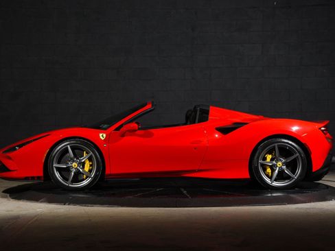 Used 2022 Ferrari F8 Tributo RWD image 12