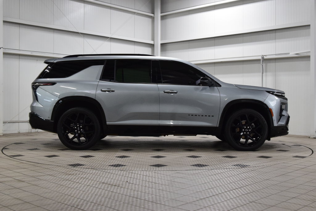Used 2024 Chevrolet Traverse RS AWD/4WD image 9