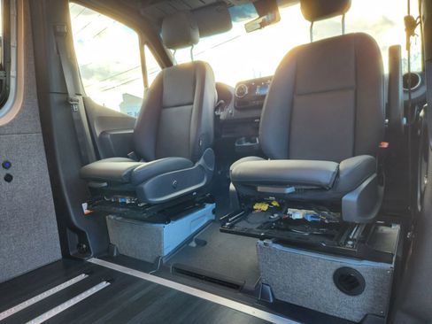 Used 2025 Mercedes-Benz Sprinter 2500 image 56