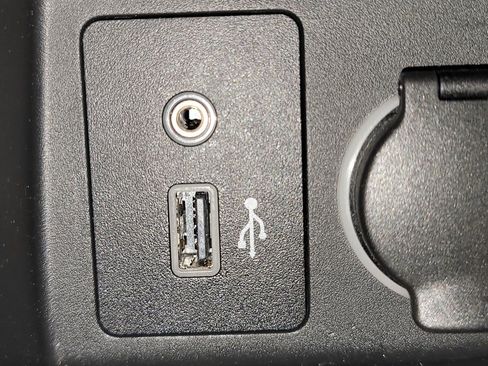 Used 2022 Nissan Kicks S FWD image 23