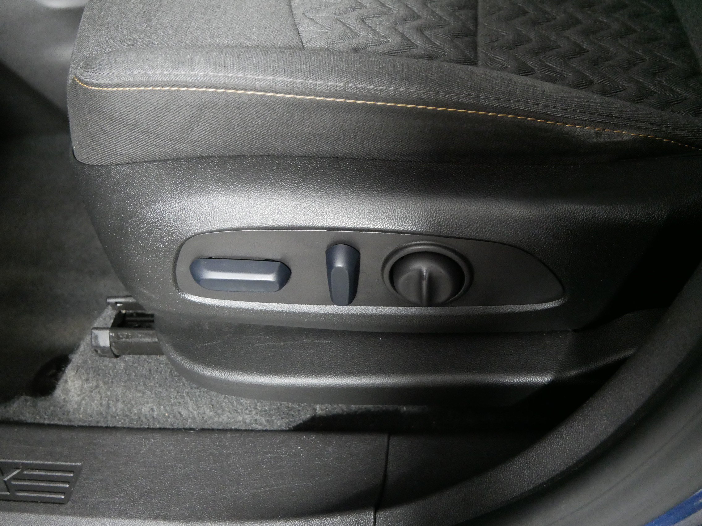 Used 2024 Chevrolet Equinox LT AWD/4WD image 20