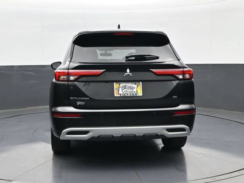 Used 2022 Mitsubishi Outlander SE AWD/4WD image 7