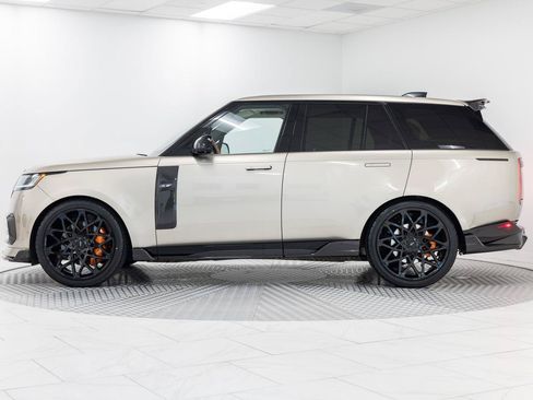 Used 2024 Land Rover Range Rover SE AWD/4WD image 3