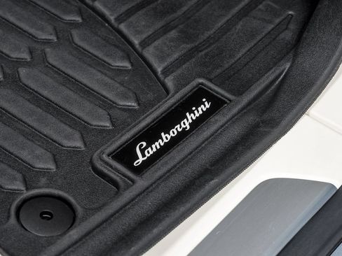 Used 2024 Lamborghini Urus S AWD/4WD image 43