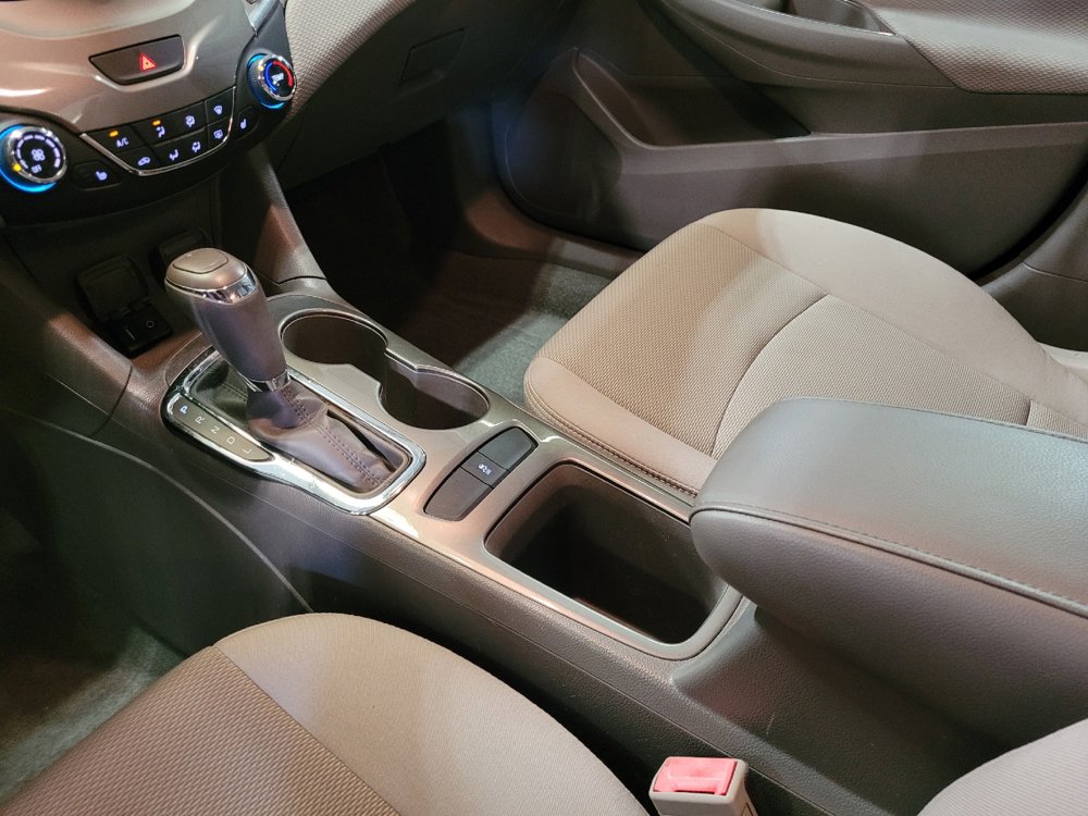 Used 2017 Chevrolet Cruze LT w/ Convenience Package FWD image 26