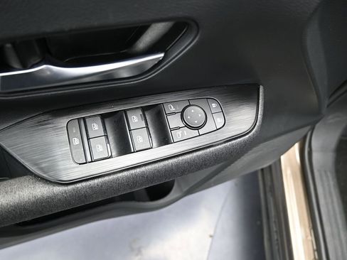 Used 2026 Nissan Kicks SV FWD image 11