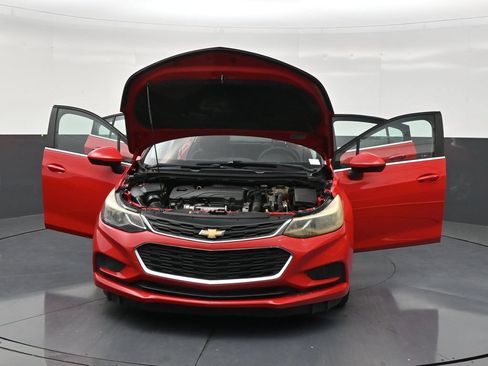 Used 2017 Chevrolet Cruze LT w/ Convenience Package FWD image 34