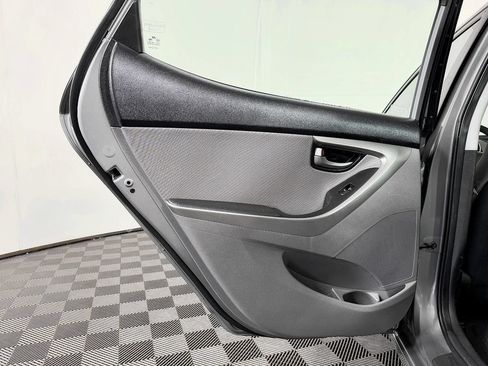 Used 2013 Hyundai Elantra GLS w/ Preferred Pkg FWD image 30