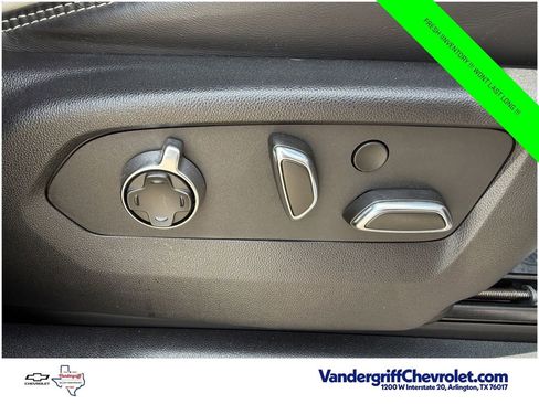 Used 2023 GMC Yukon XL Denali Ultimate AWD/4WD image 32
