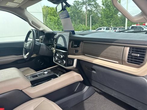 Used 2024 Ford Expedition Limited RWD image 39