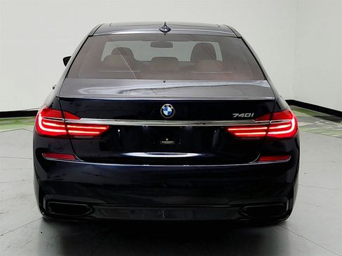 Used 2017 BMW 740i image 6
