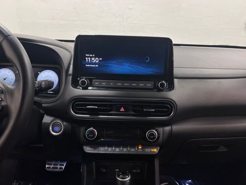 Used 2022 Hyundai Kona Limited FWD image 19