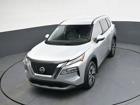 Used 2022 Nissan Rogue SV image 32