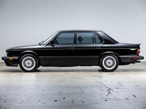 Used 1988 BMW M5 image 8