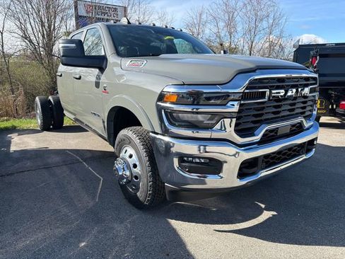 New 2026 RAM 3500 Big Horn AWD/4WD image 6