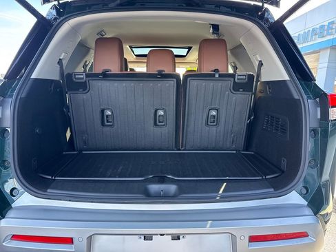 Used 2024 Nissan Pathfinder Platinum w/ Black Appearance Package image 28