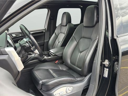 Used 2017 Porsche Cayenne image 12