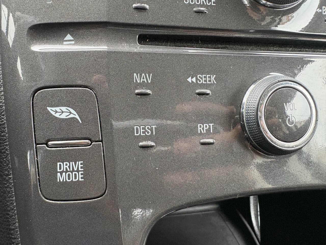 Used 2014 Chevrolet Volt Premium w/ Premium Trim Package FWD image 7