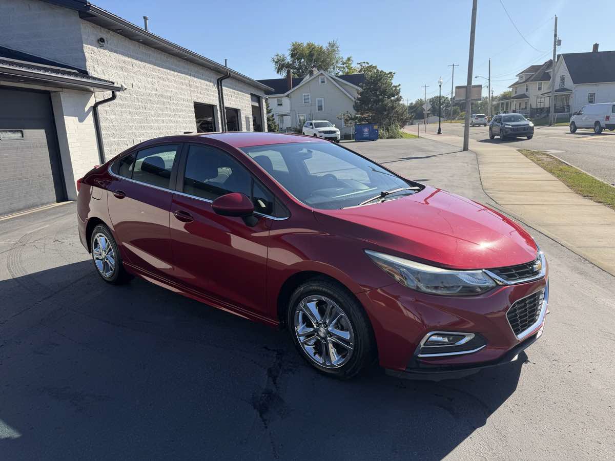 Used 2018 Chevrolet Cruze LT w/ Convenience Package FWD image 6