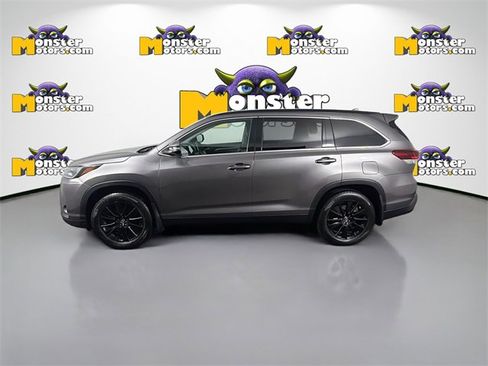 Used 2019 Toyota Highlander XLE image 8