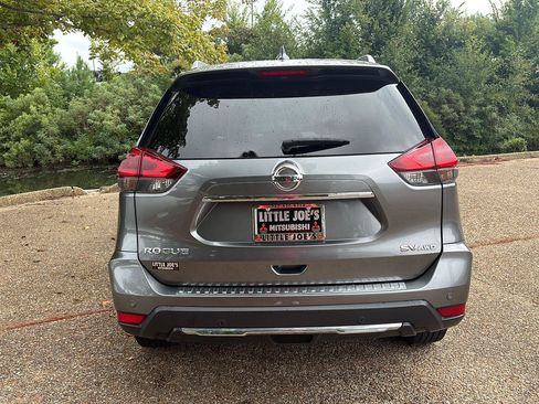 Used 2019 Nissan Rogue SV AWD/4WD image 6