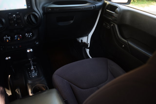 Used 2013 Jeep Wrangler Unlimited Sport AWD/4WD image 12