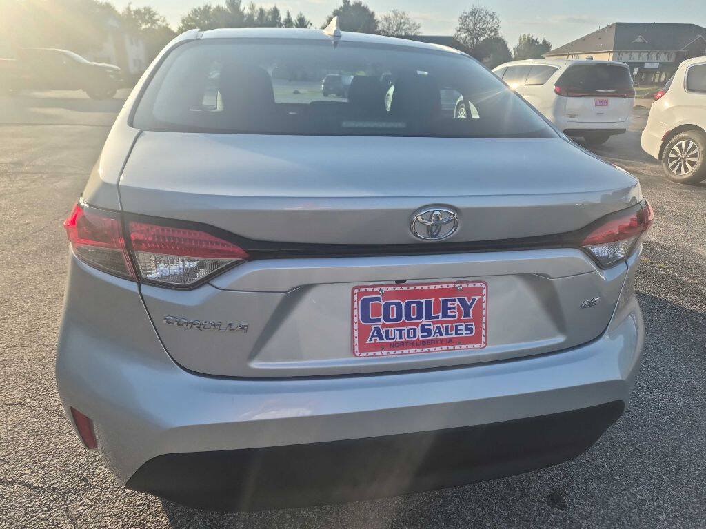 Used 2025 Toyota Corolla LE FWD image 5
