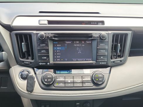 Used 2018 Toyota RAV4 Adventure FWD image 13