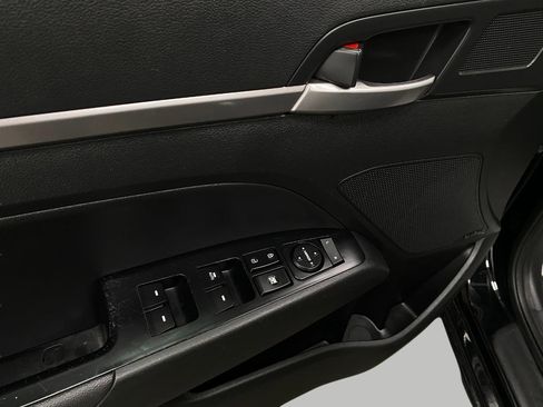 Used 2019 Hyundai Elantra Limited w/ Cargo Package FWD image 30