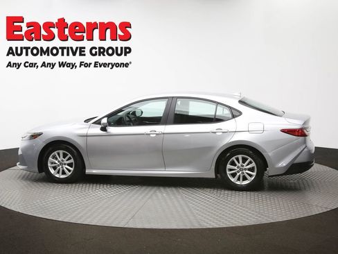 Used 2025 Toyota Camry LE image 60