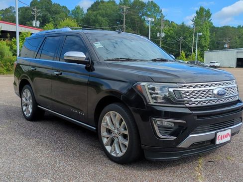 Used 2019 Ford Expedition Platinum RWD image 3