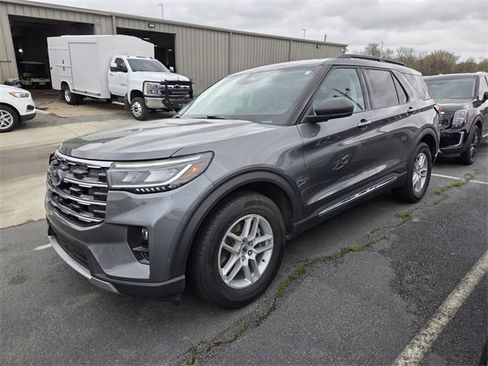 Certified 2025 Ford Explorer Active w/ Active Comfort Package image 10