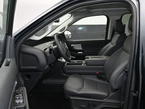 New 2025 Ford Expedition Active image 13