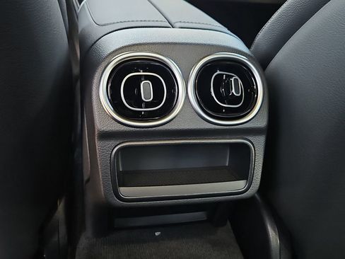New 2026 Mercedes-Benz C 300 4MATIC Sedan image 19