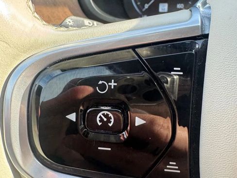 Used 2017 Volvo S90 T6 Inscription w/ Vision Package image 16