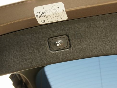 Used 2019 Ford Edge Titanium image 30