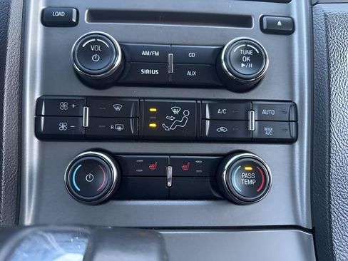 Used 2010 Ford Taurus SEL FWD image 28