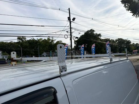 Used 2017 Chevrolet Express 2500 RWD image 11