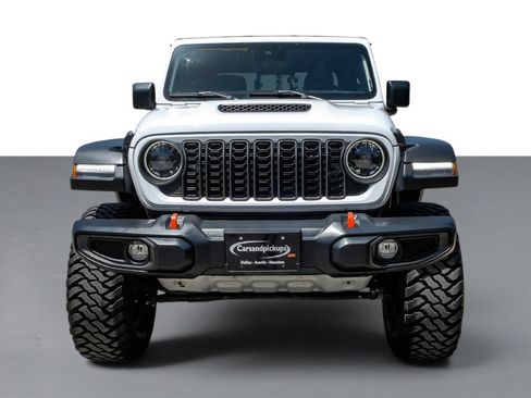Used 2024 Jeep Gladiator Mojave w/ Convenience Group AWD/4WD image 3