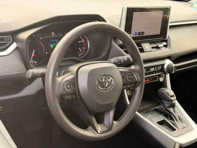 Used 2023 Toyota RAV4 XLE FWD image 17