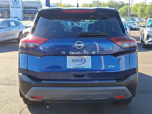 Used 2023 Nissan Rogue SV w/ SV Premium B Package image 5