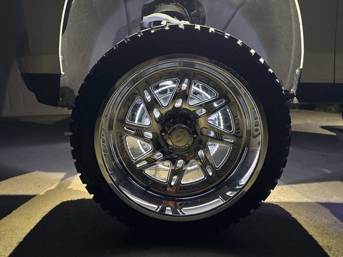 Used 2021 Chevrolet Suburban High Country image 70