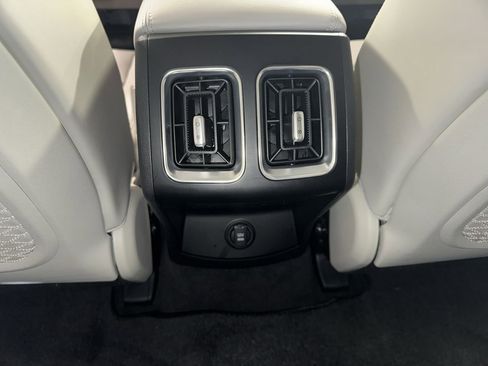 Certified 2025 Kia Sorento S image 31